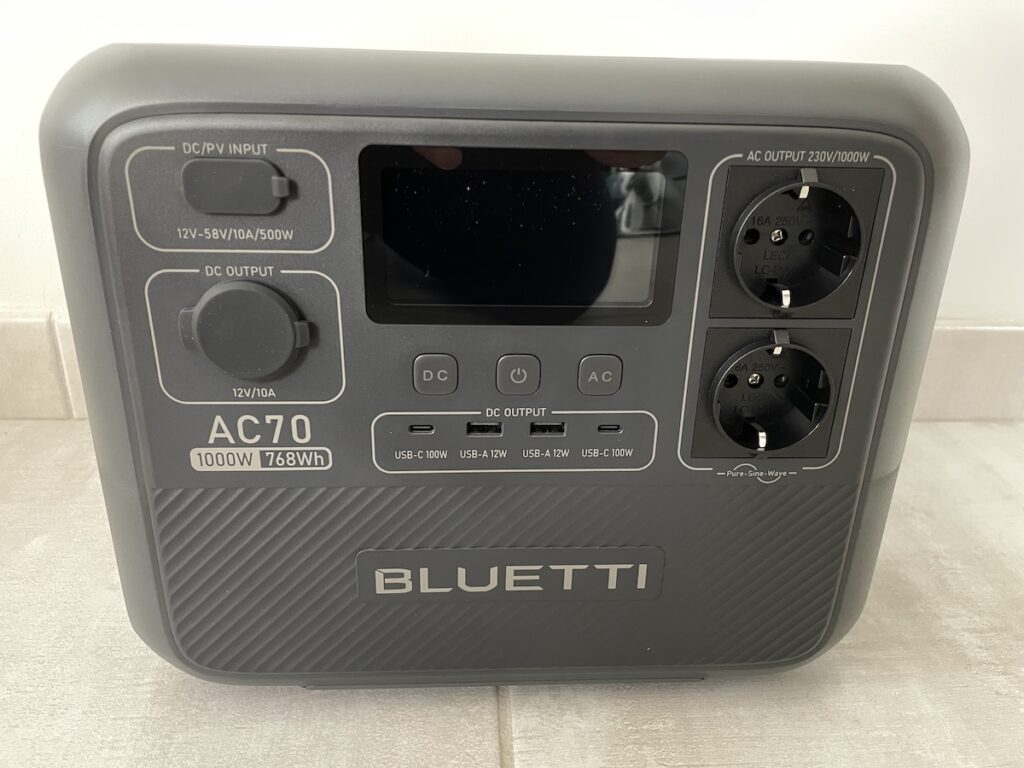 bluetti ac70 3