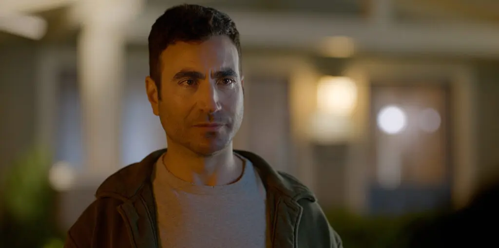 Brett Goldstein dans Shrinking 