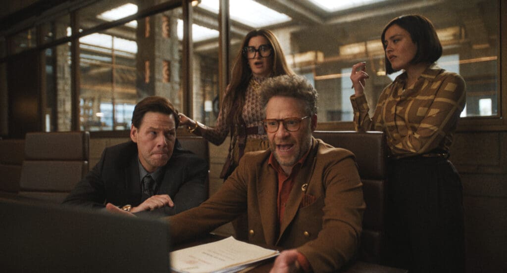   Ike Barinholtz, Kathryn Hahn, Chase Sui Wonders et Seth Rogen en studio