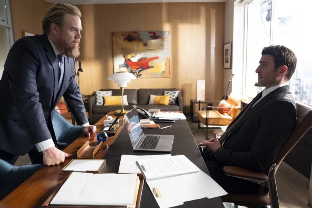 Josh McDermitt et Bryan Greenberg dans Suits LA